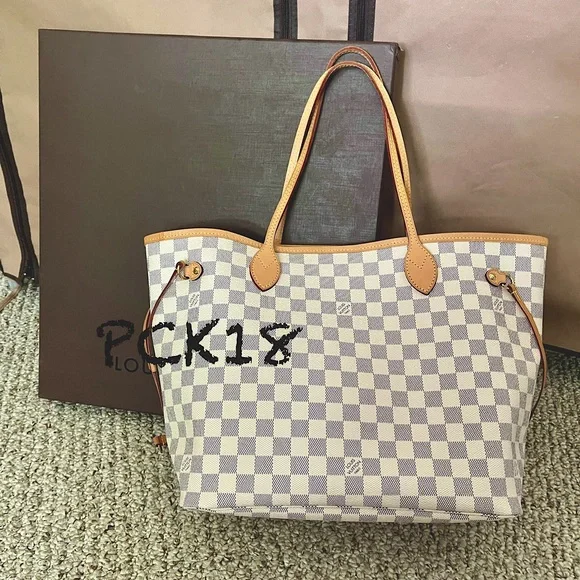 Louis Vuitton Bags Louis Vuitton Neverfull Rose Ballerine Mm - Main Image